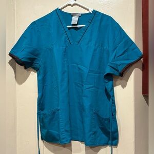Scrub top size xl